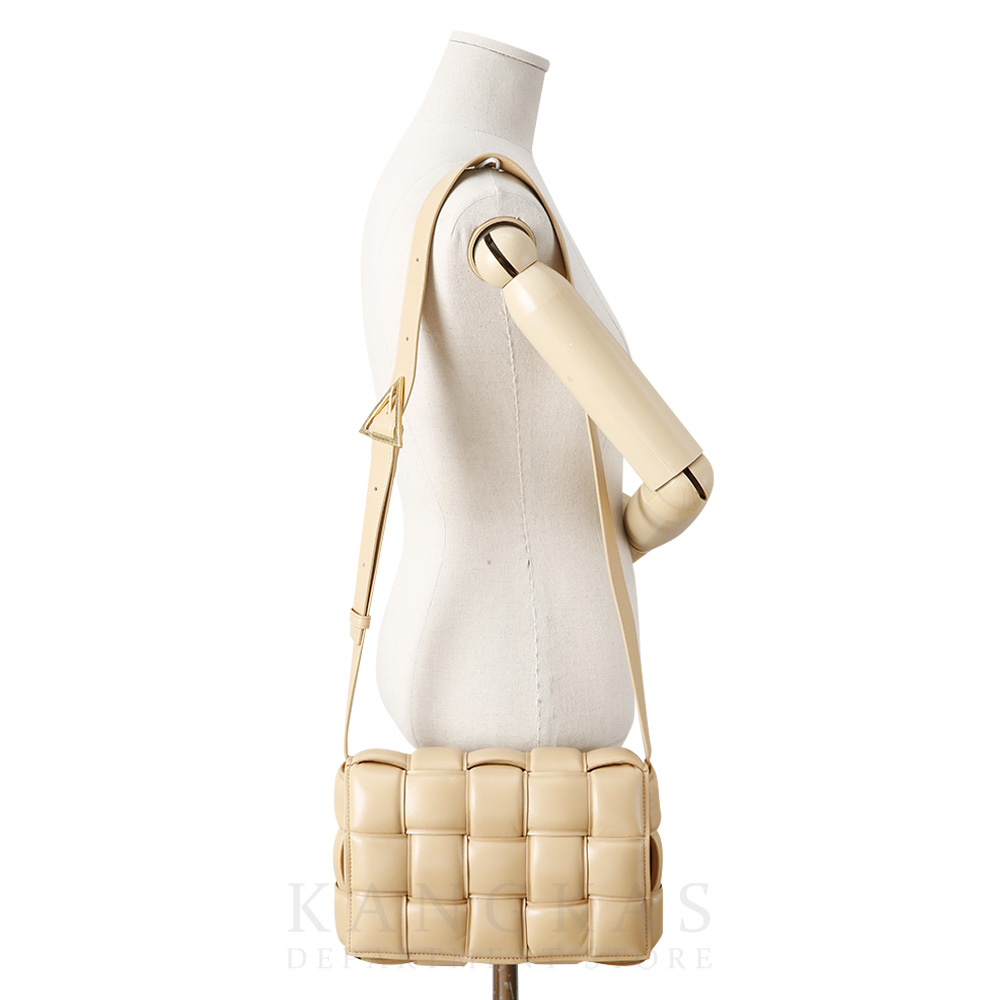BOTTEGA VENETA(USED)보테가베네타 패딩 카세트 백
